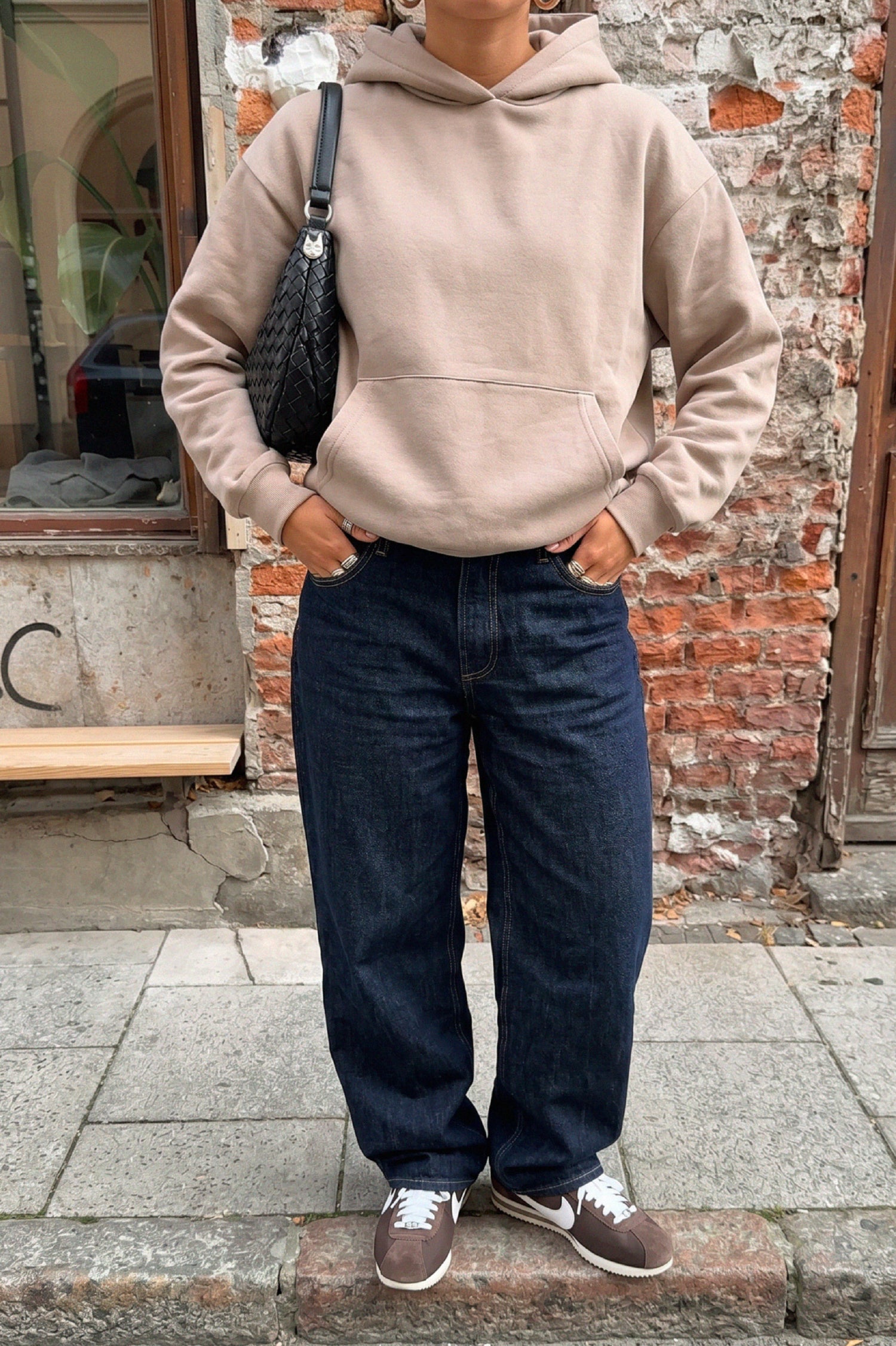 Canguro Boxy Frisado + Top Tiritas + Jean Baggy Classic